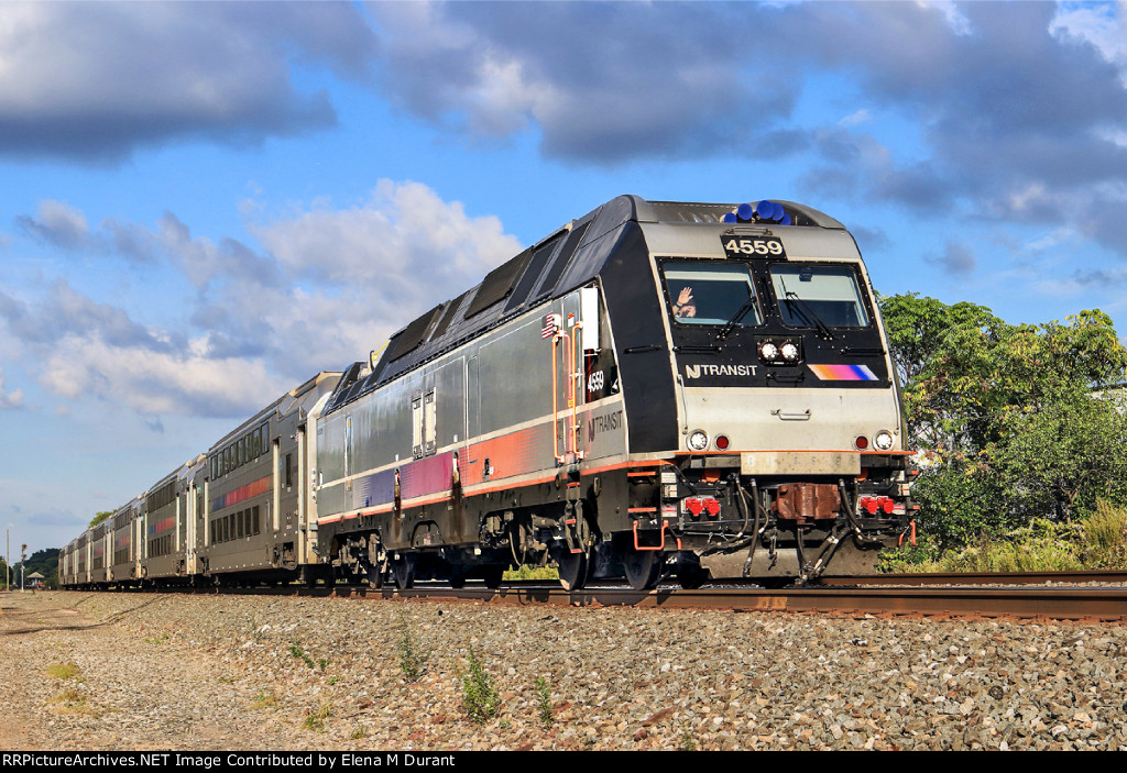 NJT 4559 on train 5733